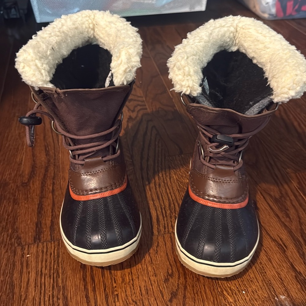 SOREL size 2 snow boots